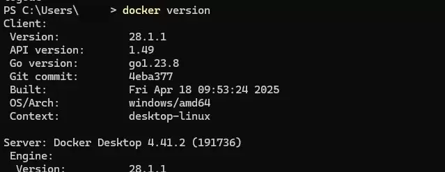 PowerShell执行docker version显示Docker客户端和服务端版本